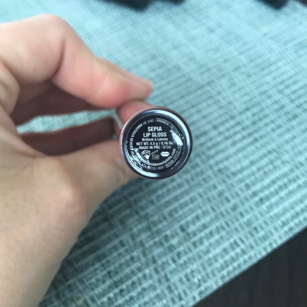 New Anastasia lip gloss in SEPIA! - Picture 3 of 4